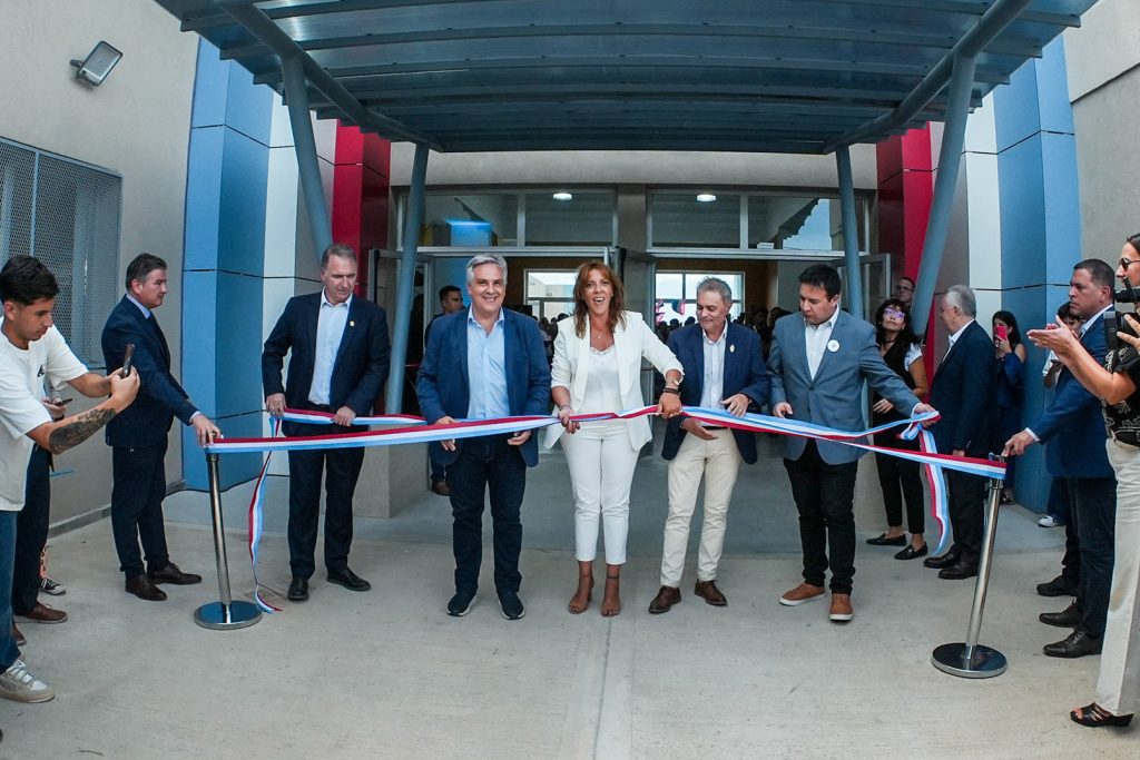 Apertura del ciclo lectivo: Llaryora inauguró la nueva escuela ProA de San Pedro